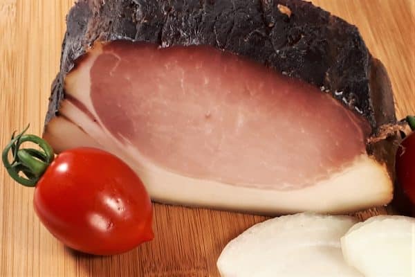Bauerngeräuchertes Karree im Stück