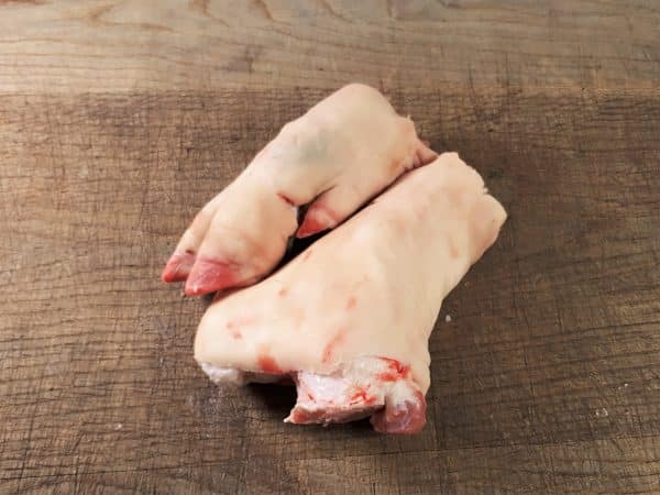Spitzbein, Sülzhaxe bzw. Schweinepfoten geschnitten